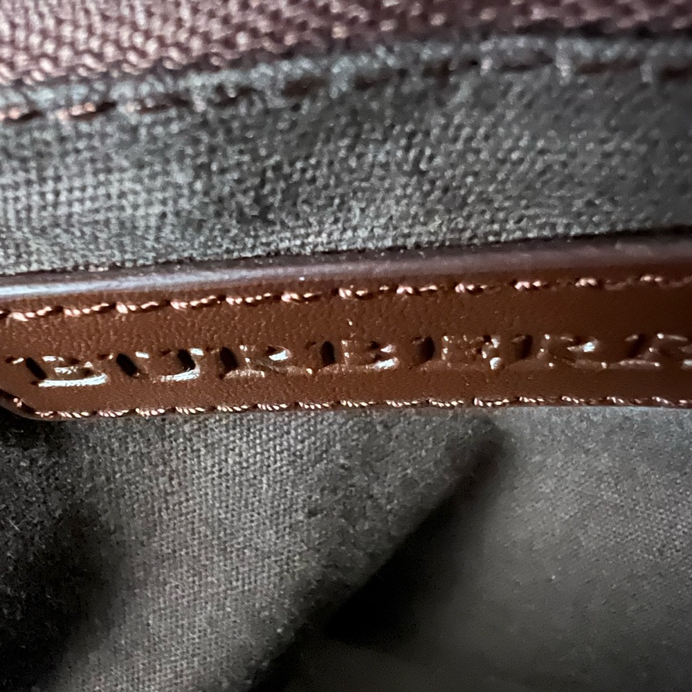 BEUTIFUL BURBERRY BAG - Picture 4 of 15